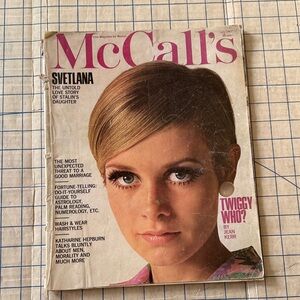 Vintage McCall's Magazine with Twiggy Cover Mod fashions!